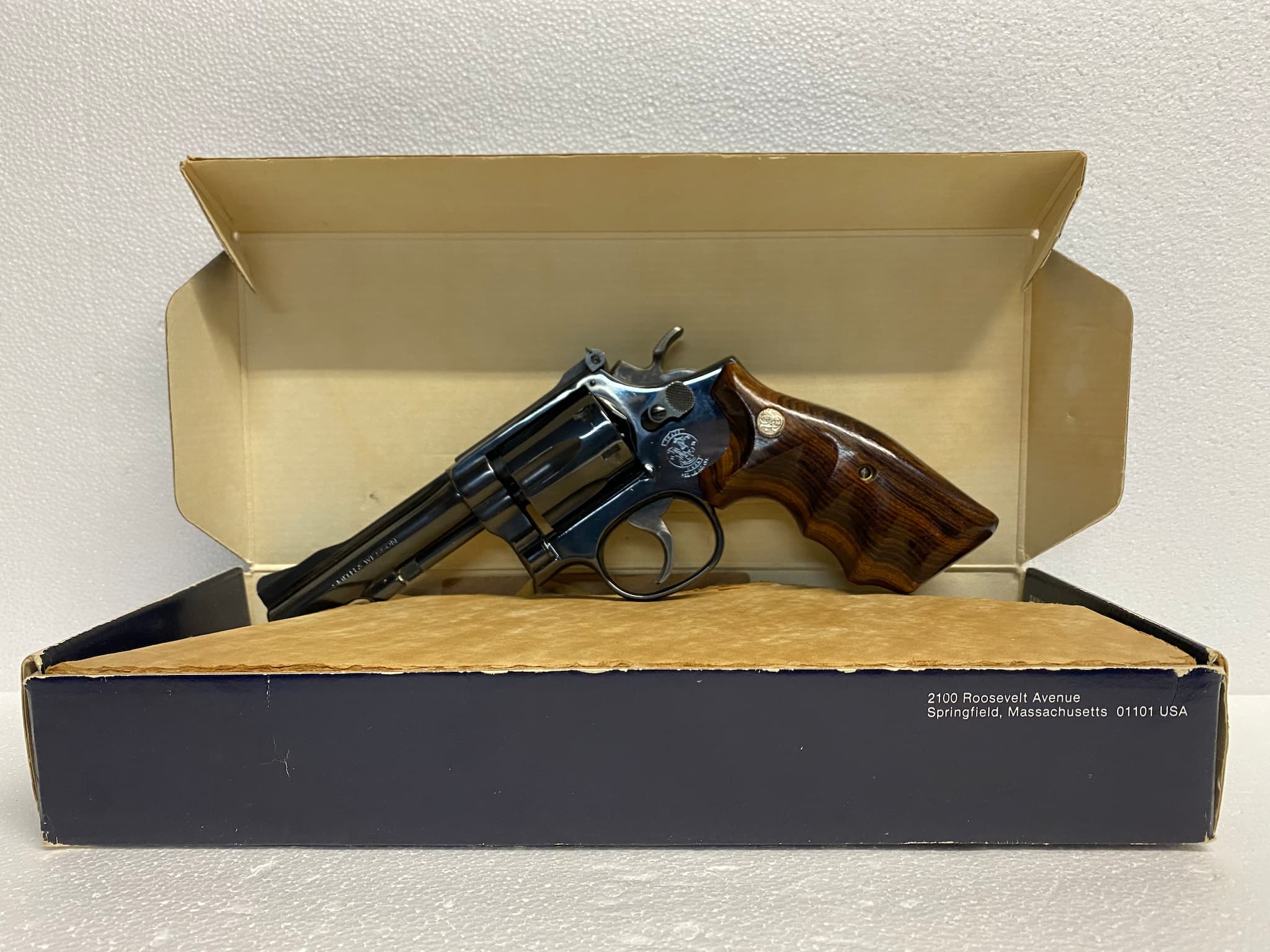Image of SMITH & WESSON 18-4