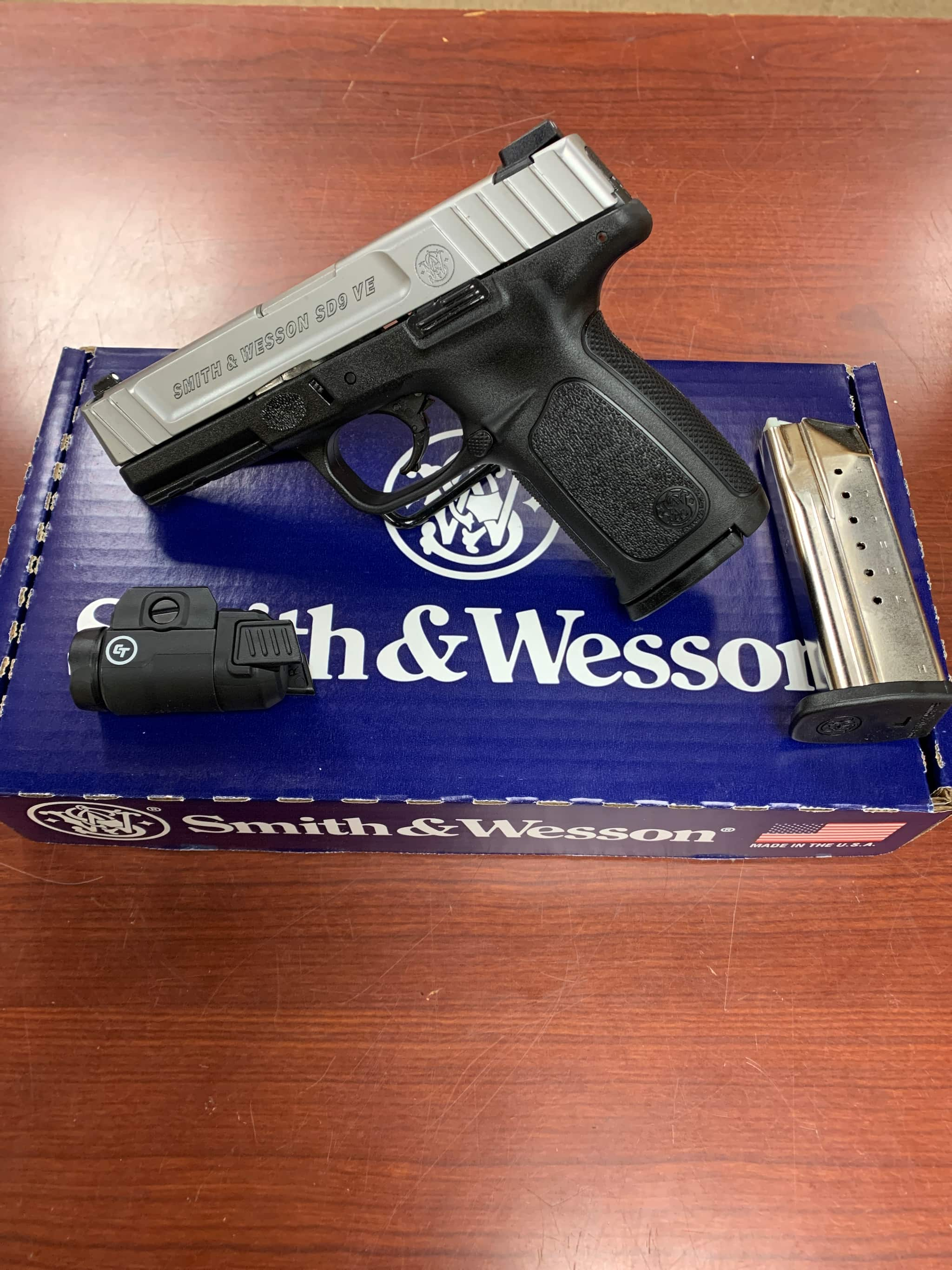 Image of SMITH & WESSON sd9ve crimson trace rail light 13050