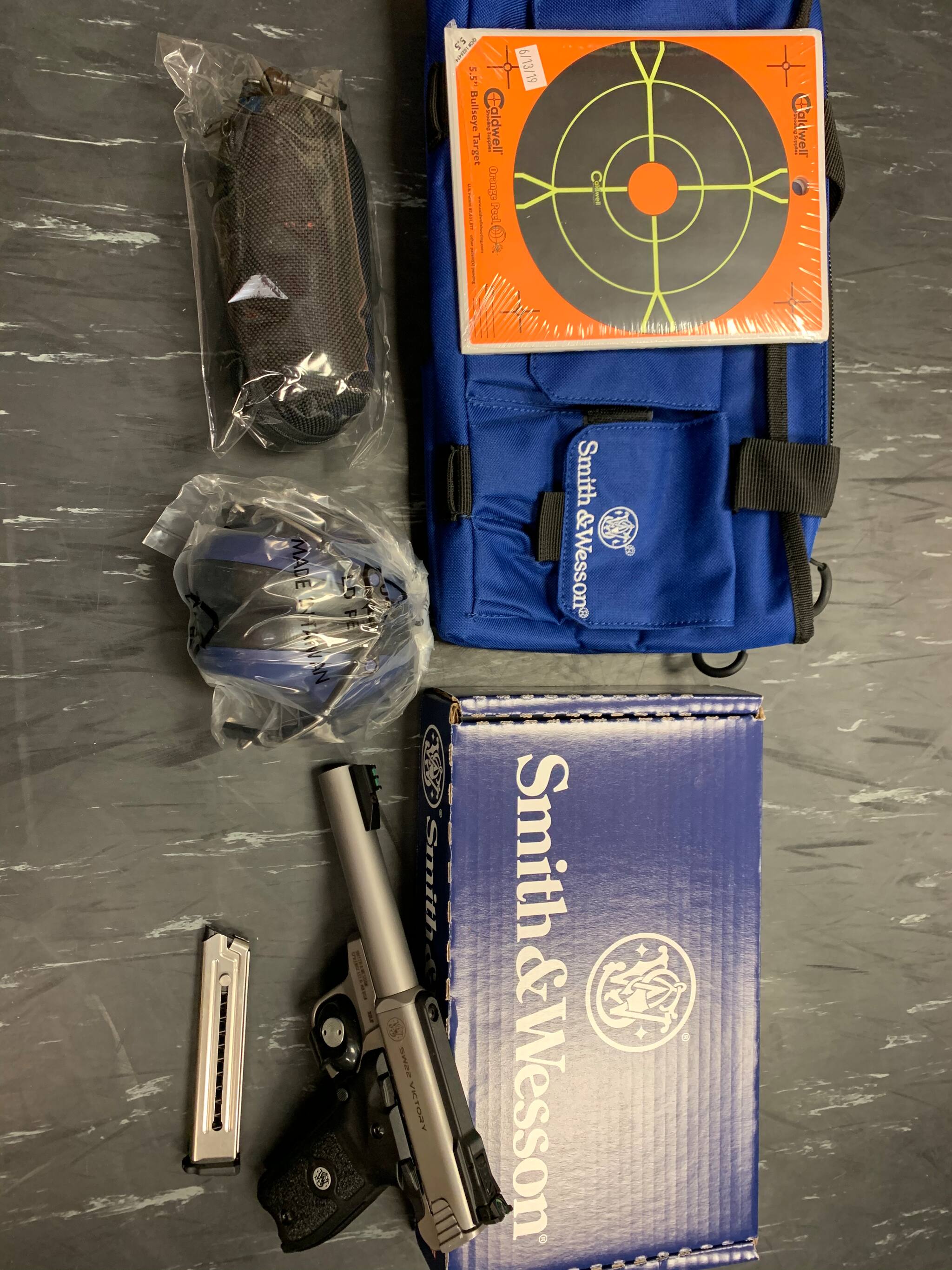 Image of SMITH AND WESSON SW22 VICTORY RANGE KIT