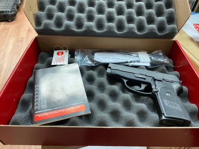 Image of SIG SAUER P239 Factory Refurbished W/Box & Acceossires