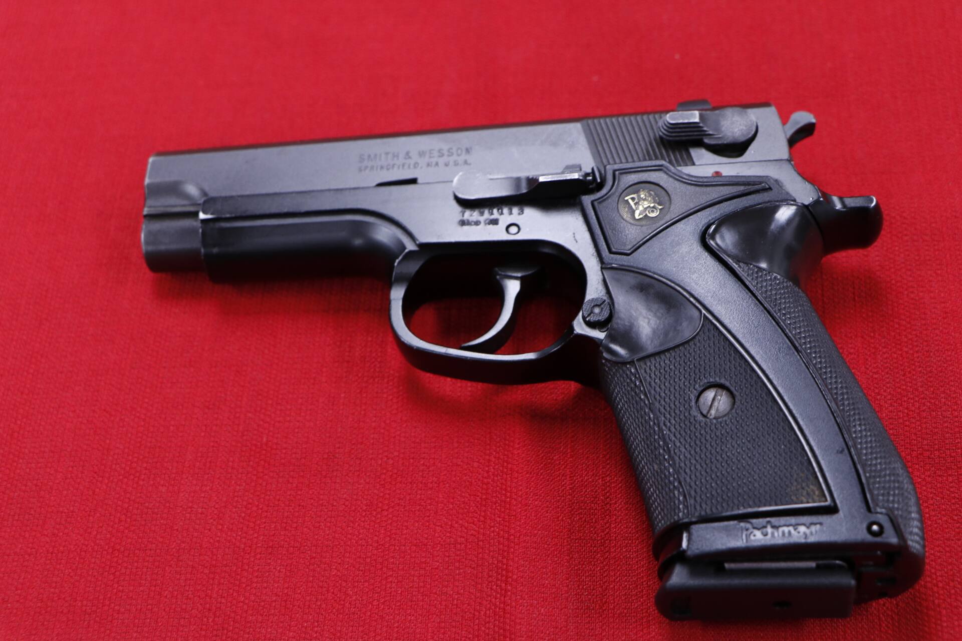 Image of SMITH AND WESSON 411