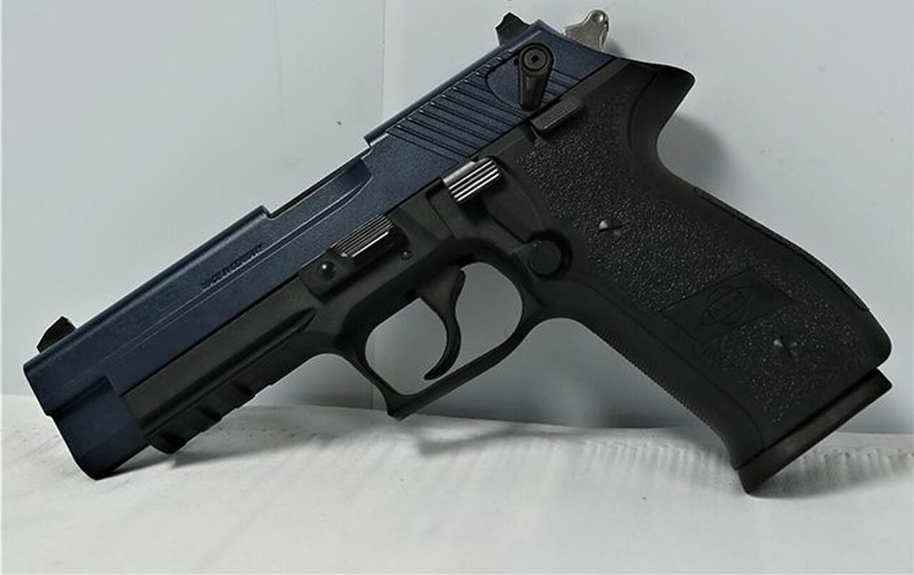 Image of GSG Firefly .22 LR, 4" Barrel, Thumb Safety, 3-Dot Sights, Dark Blue/Black, 10rd